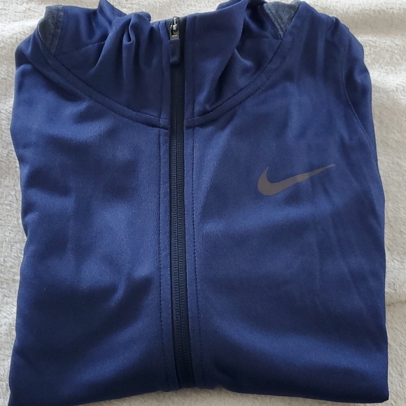 Nike - Picture 7 of 15